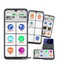 smartphone senior avec un grand ecran